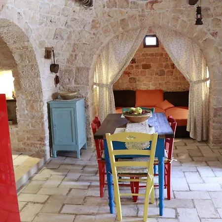 Trullo Famiglia * 푸티냐노