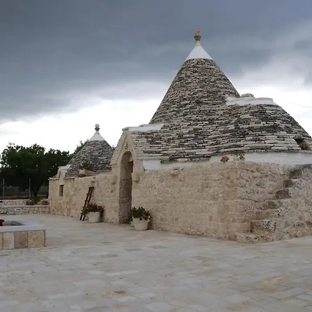 Trullo Famiglia 푸티냐노